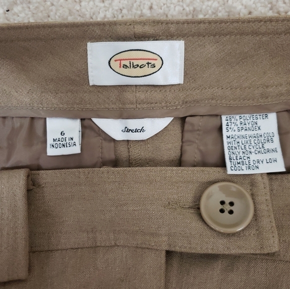 Talbots~Woman Size 6~Beige Straight Leg Classic Trouser Dress Pants Stretch. - Picture 2 of 8